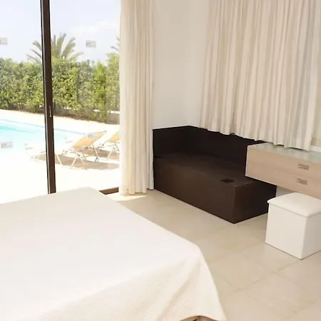 Platzia Hotel Lemba